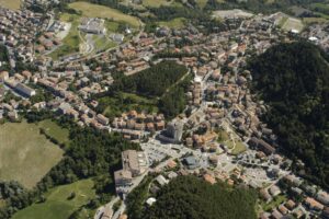 Castelnovo Monti veduta aerea