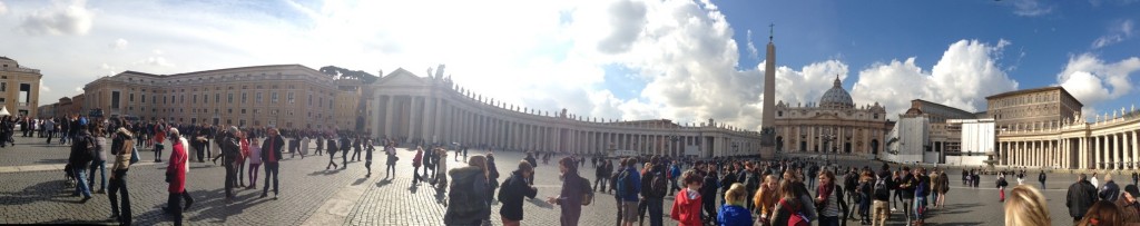 Il Vaticano il giorno dopo le dimissioni di papa Benedetto XVI - Foto Gabriele Arlotti
