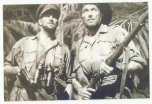 Jock Easton a destra in un film di guerra anni '60 - Il Il Paradiso dei Folli.jpg